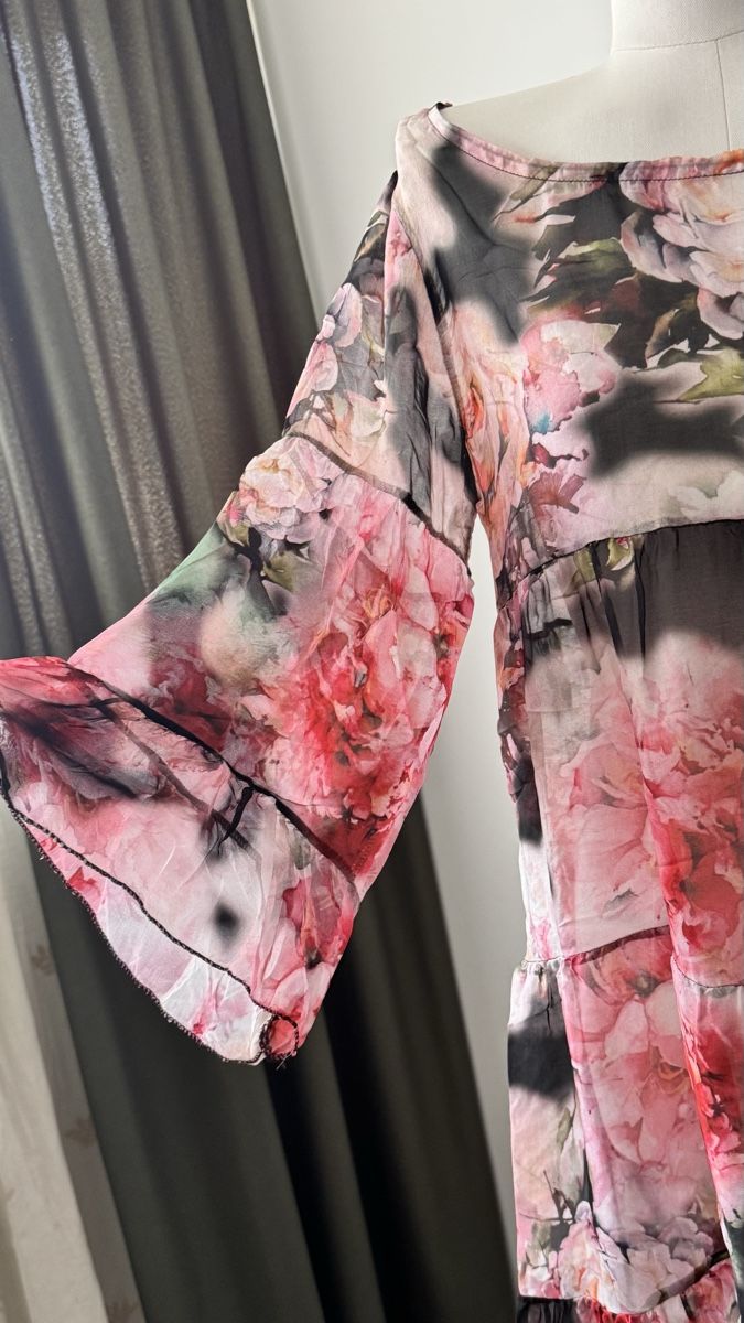 Robes: Kleid seide  – Neuf (Voir description) à Mörigen par TimelessFinds 2