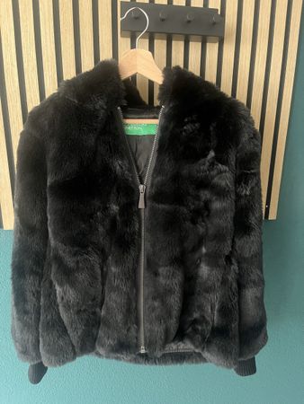 Kunstfelljacke von Benetton,Zustand Neu