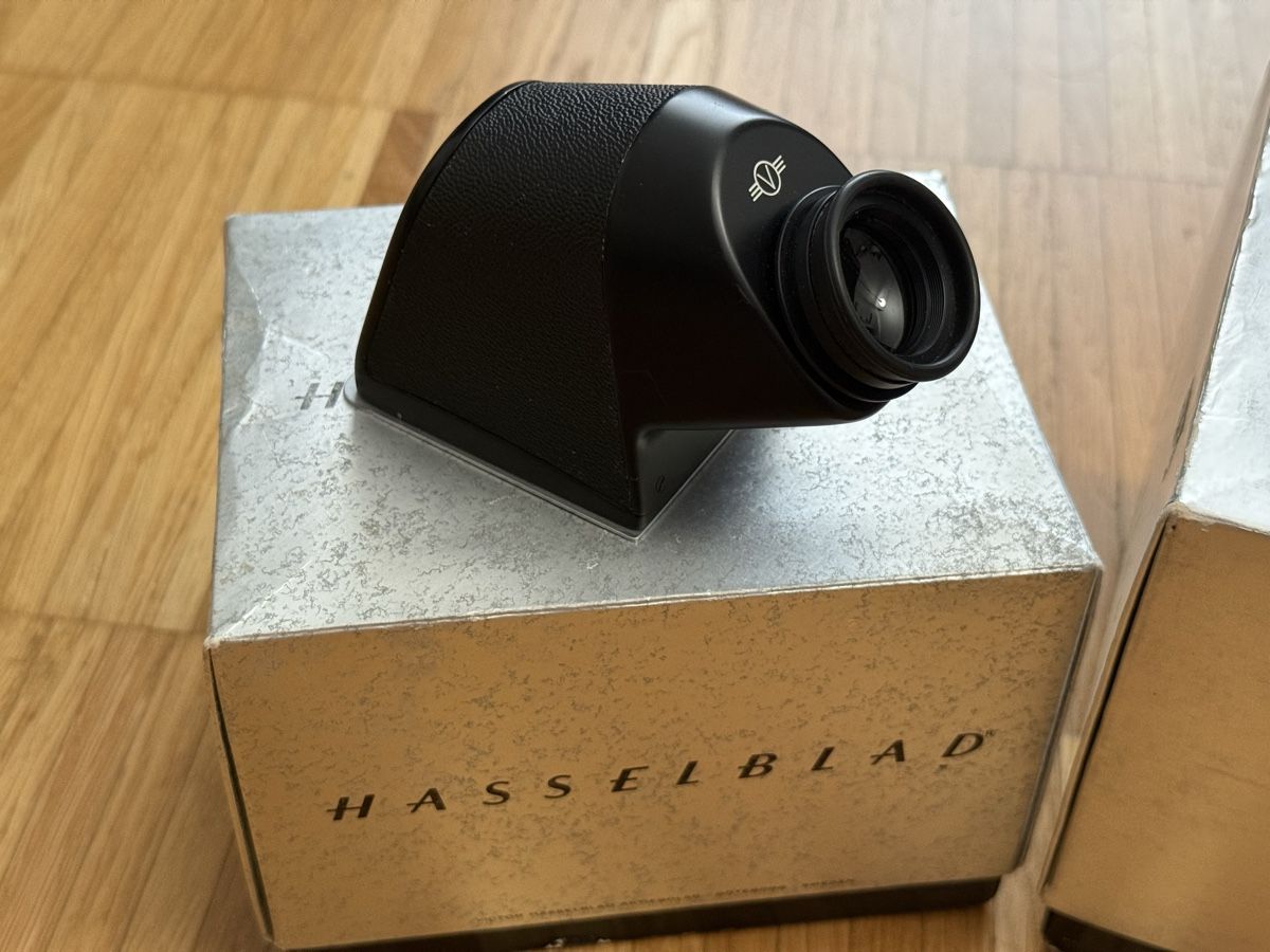 Hasselblad Appareil photo: Hasselblad 500c with eye-level viewfinder – D'occasion à Zürich par cse_2qbg 3