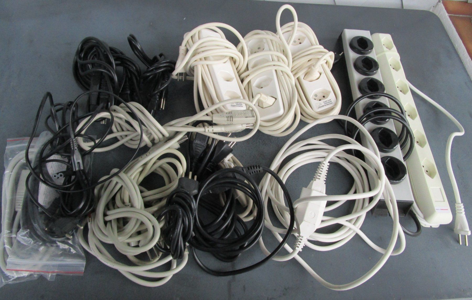 Cavi: Diverse Computer Kabel – Usato da Rapperswil SG venduto da Ralphy 5