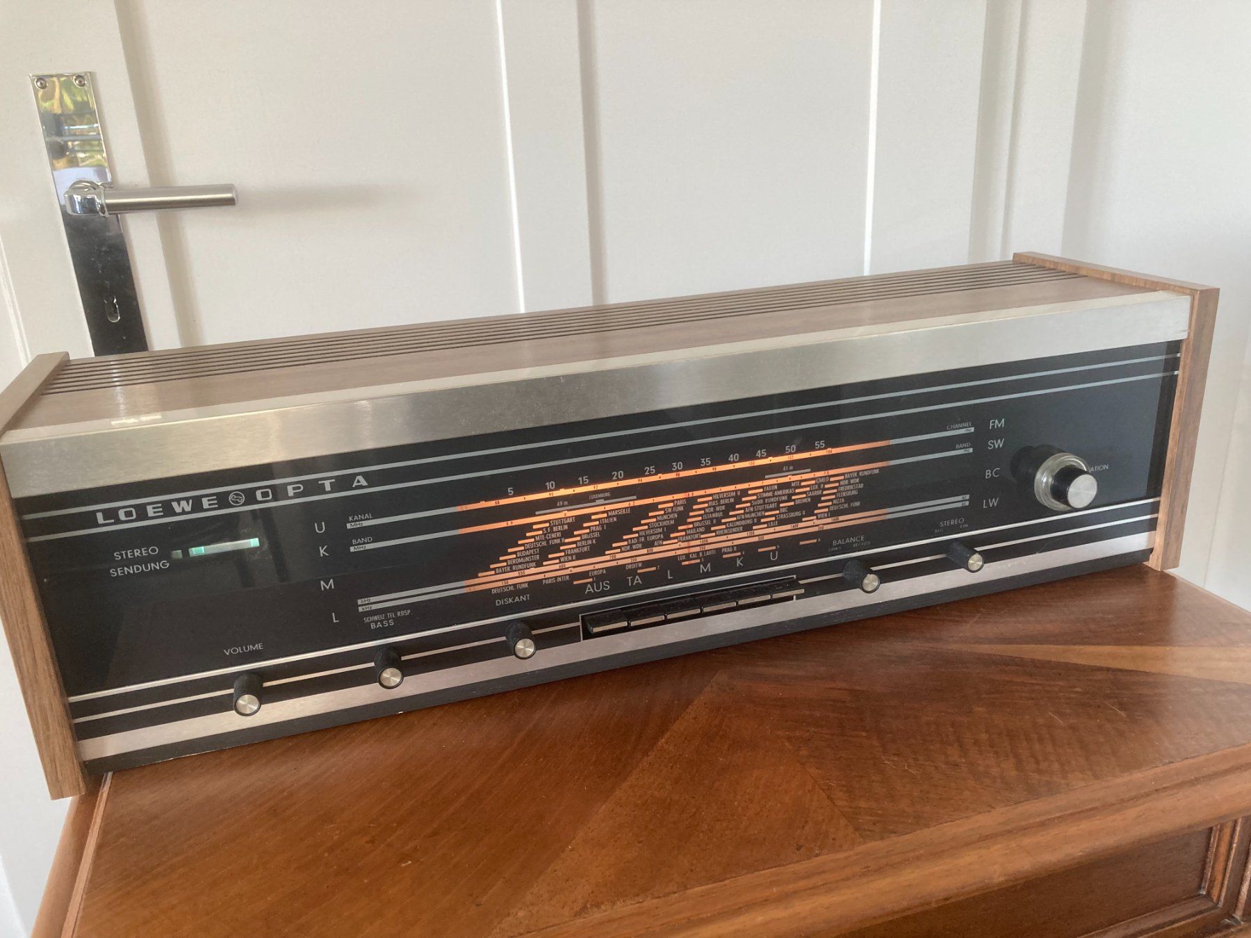 Loewe Radio: LOEWE OPTA Stereo Konzertgerät LO10 – Usato da Schaffhausen venduto da Stokar99 4