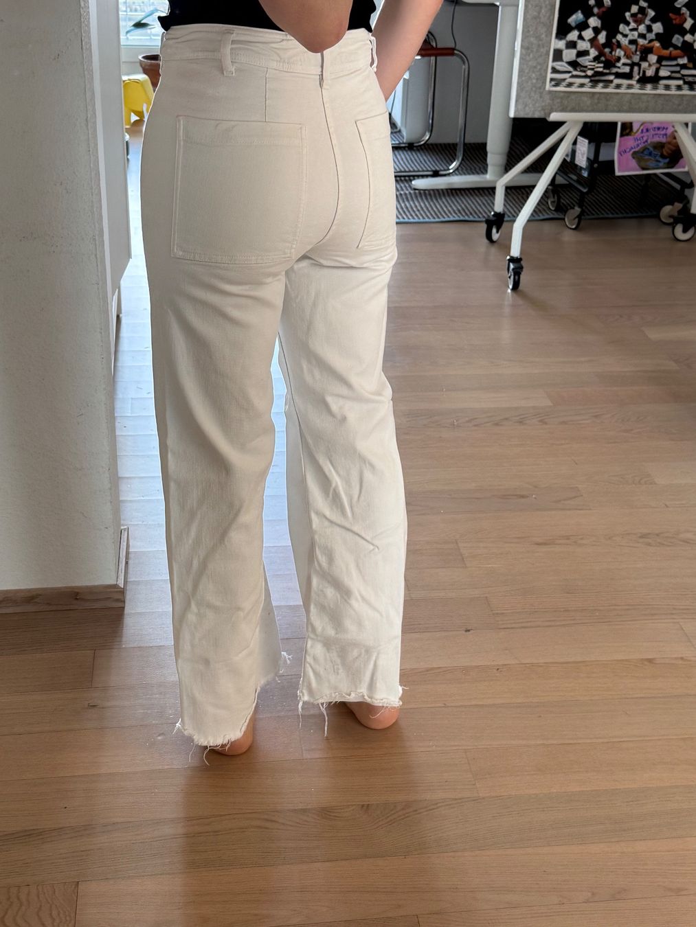 Zara Jeans: Zara white jeans – Nuovo (secondo la descrizione) da Zürich venduto da AlineCr 1