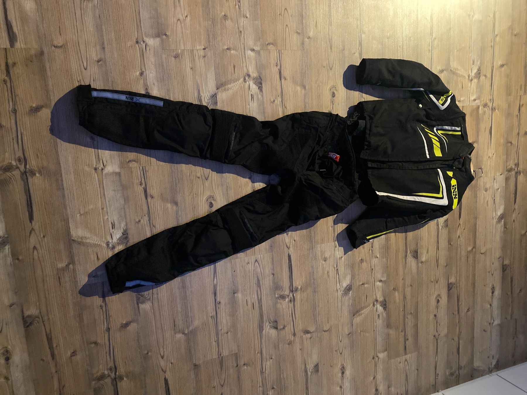 IXS Lotti di vestiti: IXS Motorrad Jacke + Hosen – Usato da Etziken venduto da nor_82gg