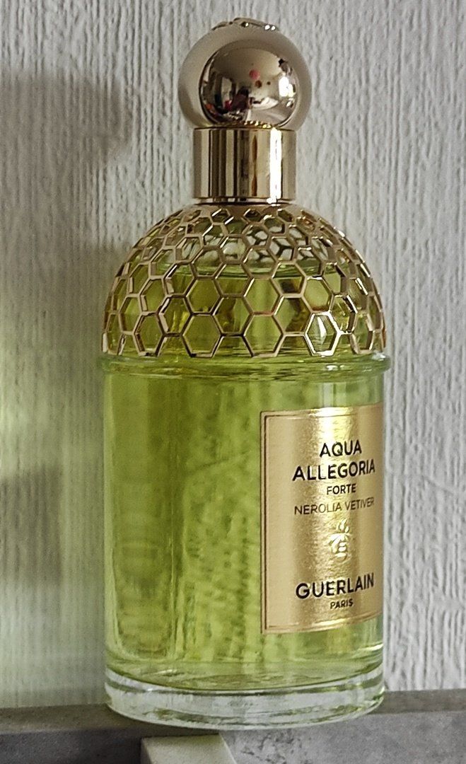 Guerlain Profumi & Eau de Toilette: Nerolia Vetiver forte Guerlain edp 125ml – Nuovo (secondo la descrizione) da Renens VD venduto da cla_7zv5 1