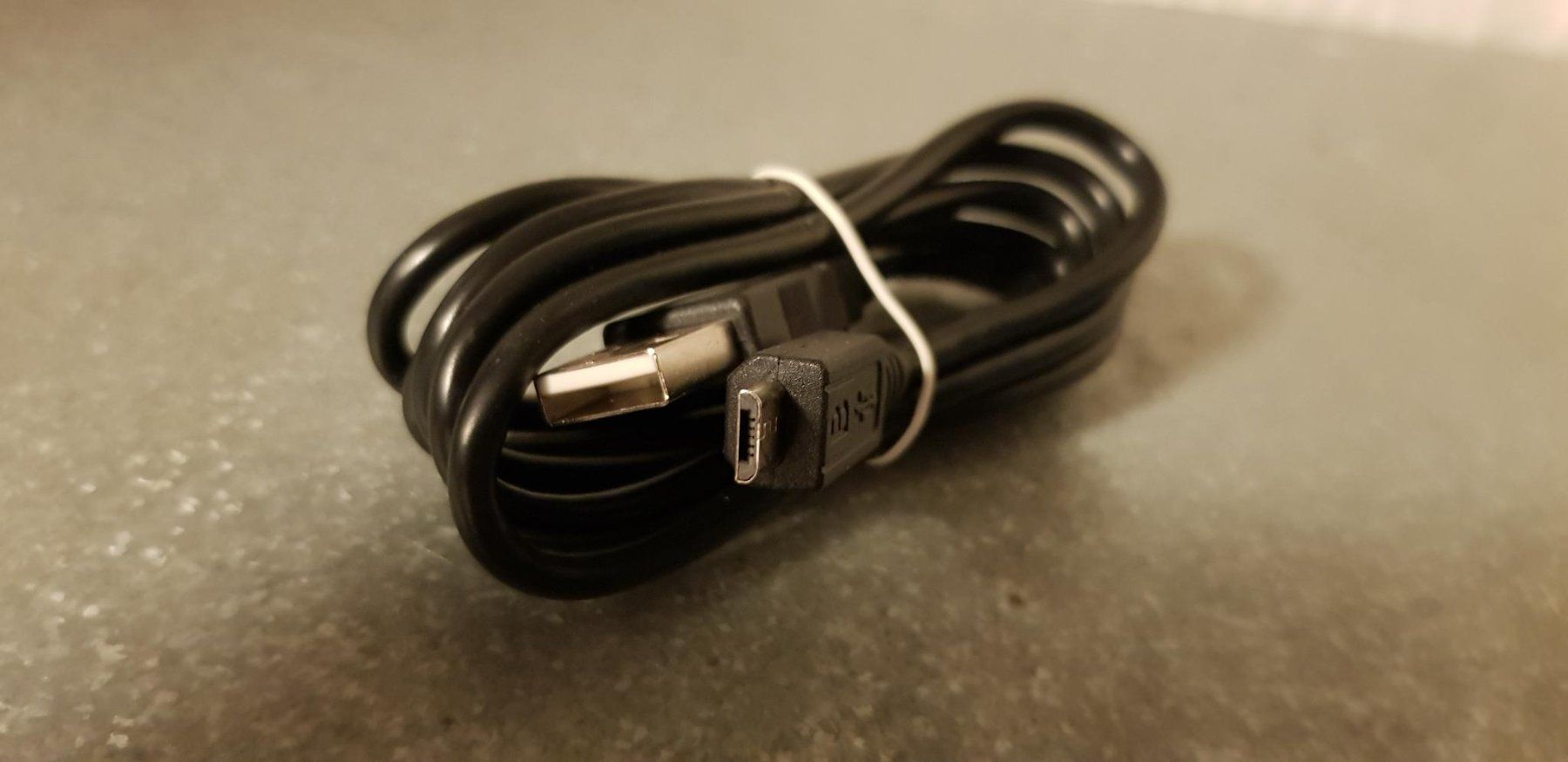 Cavi: Micro-USB Kabel – Nuovo (secondo la descrizione) da Frauenfeld venduto da Tozz