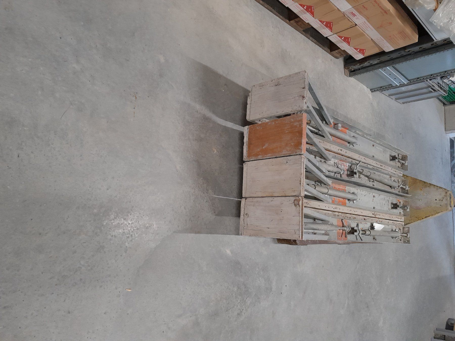 Articoli in legno: Türschalung Peri Doka Raschal – Usato da walzenhausen venduto da 240185