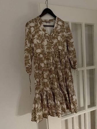 Hemisphere Kleid mit Blumenmuster