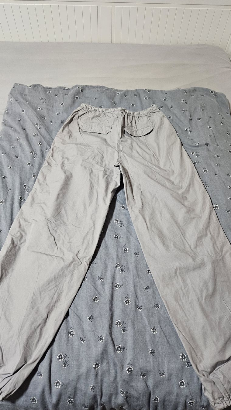 H&M Pantaloni: Graue Fallschirmhose H&M XXS – Usato da Sax venduto da Kieselstei 1