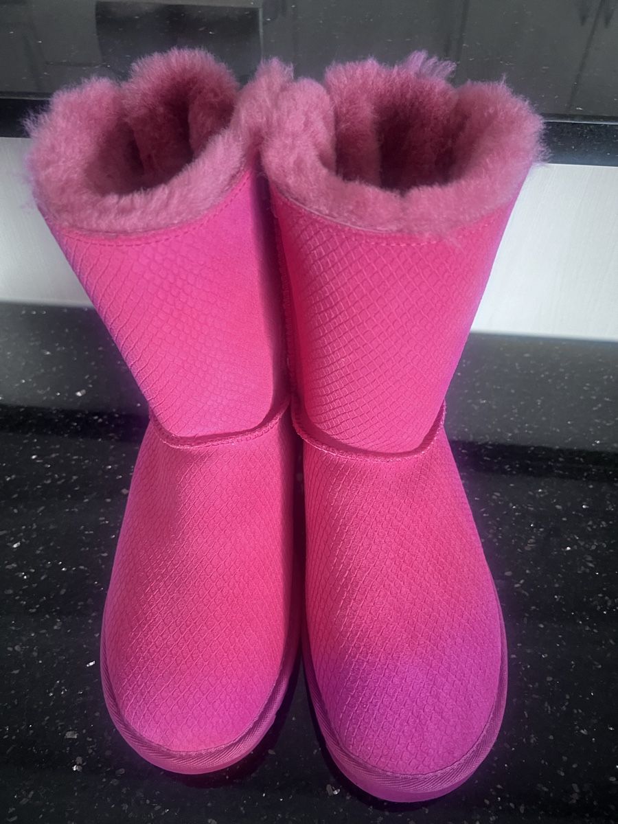 Ugg Scarpe da donna: UGG Bailey Bowl Pink NEU – Nuovo (secondo la descrizione) da Ormalingen venduto da MCS1