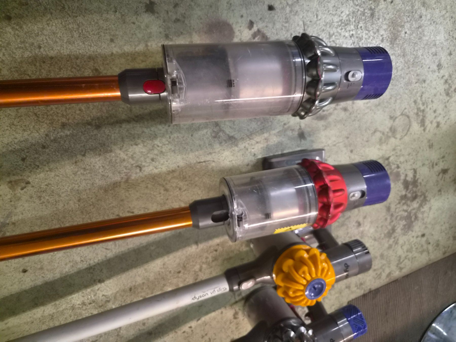 Dyson Aspirateurs & Accessoires: Aspirateur dyson – Défectueux à Conthey par greenday85 3