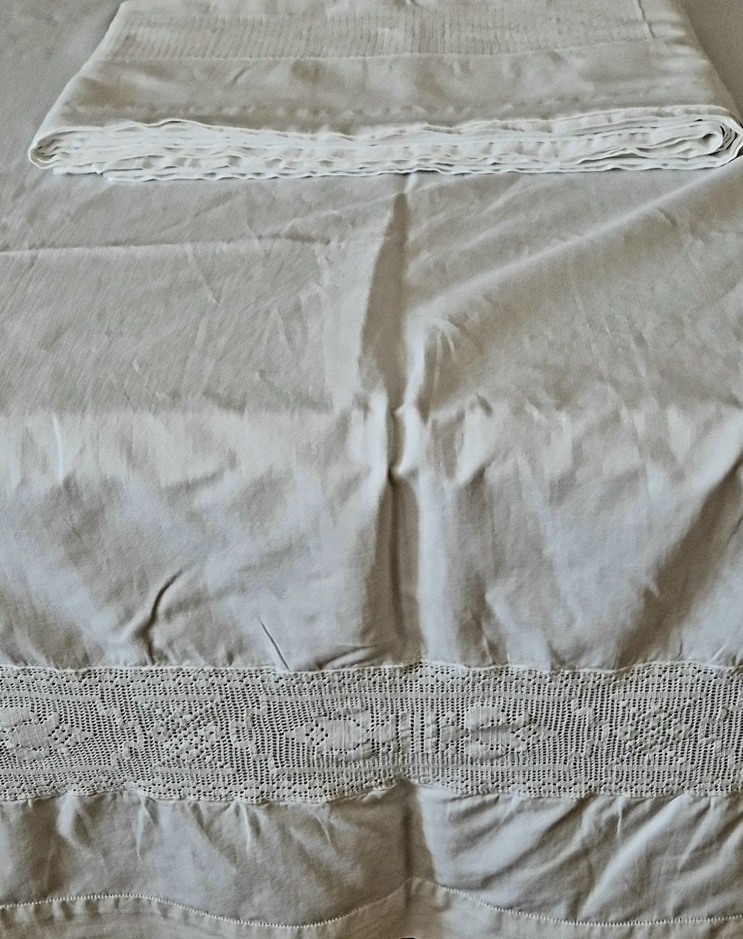 Biancheria da letto: 2 Leintücher mit Spitze/ Monogramm Th E – Usato da Bern venduto da Antikbatik