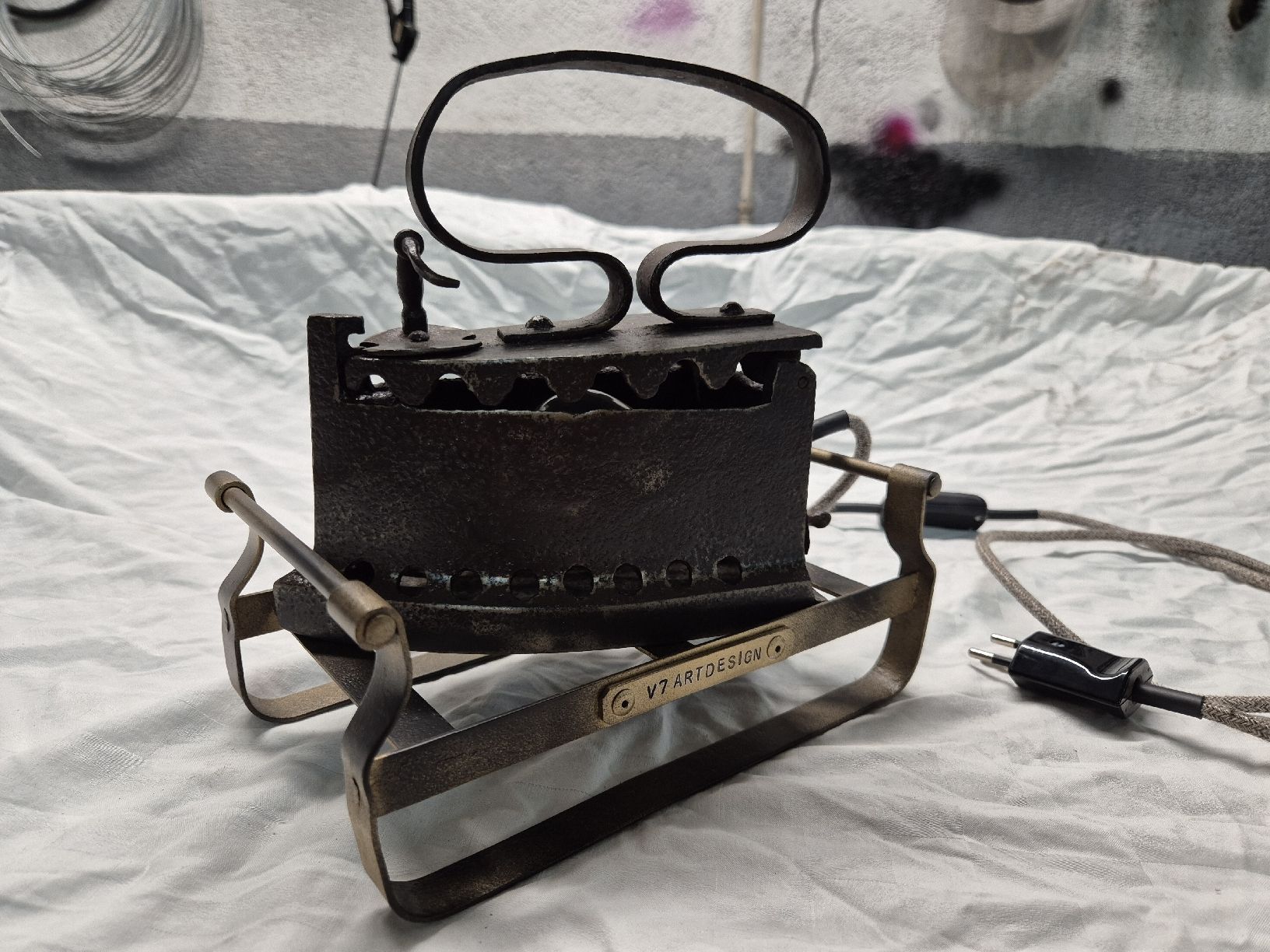 Ferri da stiro: Lampe style industriel V7ARTDESIGN – Usato da Le Locle venduto da CHEGUA 6