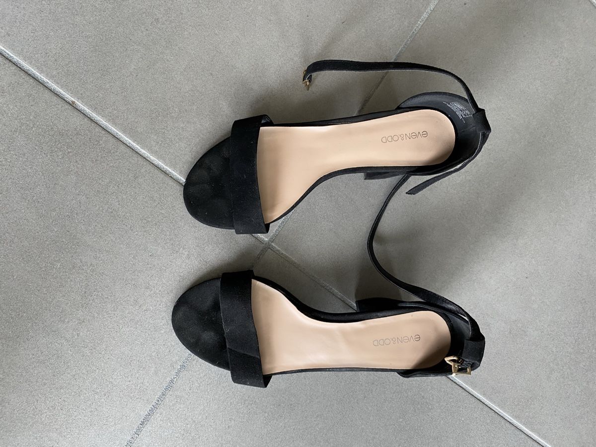 Sandales noires Even&Odd (D'occasion) à Genève pour CHF 10 – avec ...