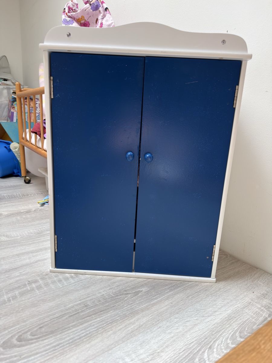 Bambole: Puppen Kleiderschrank – Usato da Mellingen venduto da LKI 1