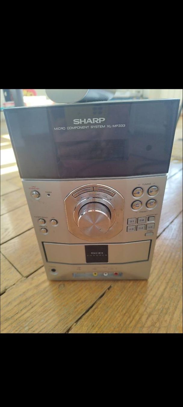 Sharp Lettore multimediale & Streamer: 5 cd Hi-Fi SHARP avec télécommande. – Usato da Vallorbe venduto da Leonidas1337