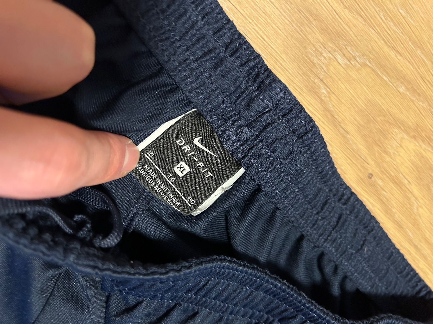 Nike Pantaloni: FCZ Hosen – Usato da Uerikon venduto da Petersli 3