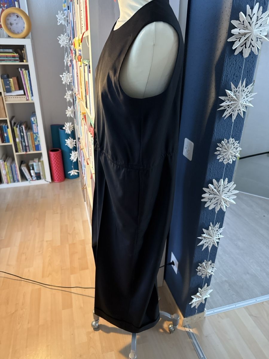 Cos Tute: COS Jumpsuit schwarz Gr. 42 – Usato da Vaduz venduto da Stromboli2 1