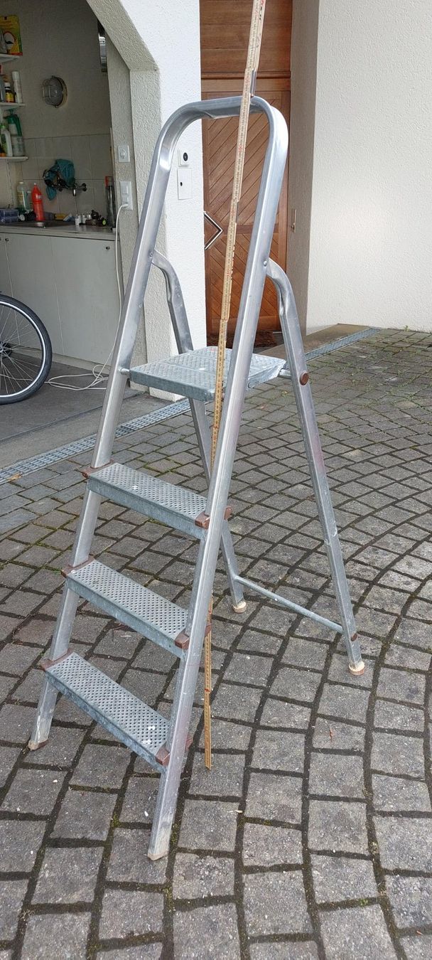 Leitern: Trittleiter 1,4 m. – Gebraucht aus Horw von Zentral50