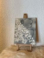 Tableau sur toile motif femme style épuré gris bon état 