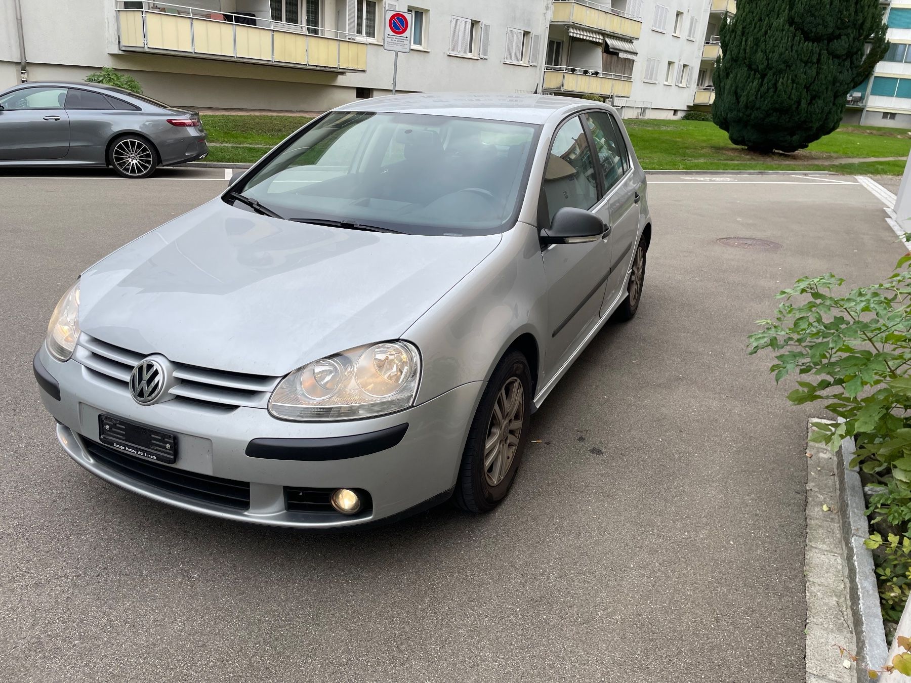 VW Automobili: VW Golf 5  GT 1.4 TSi – Usato da St. Gallen venduto da alexa89 1