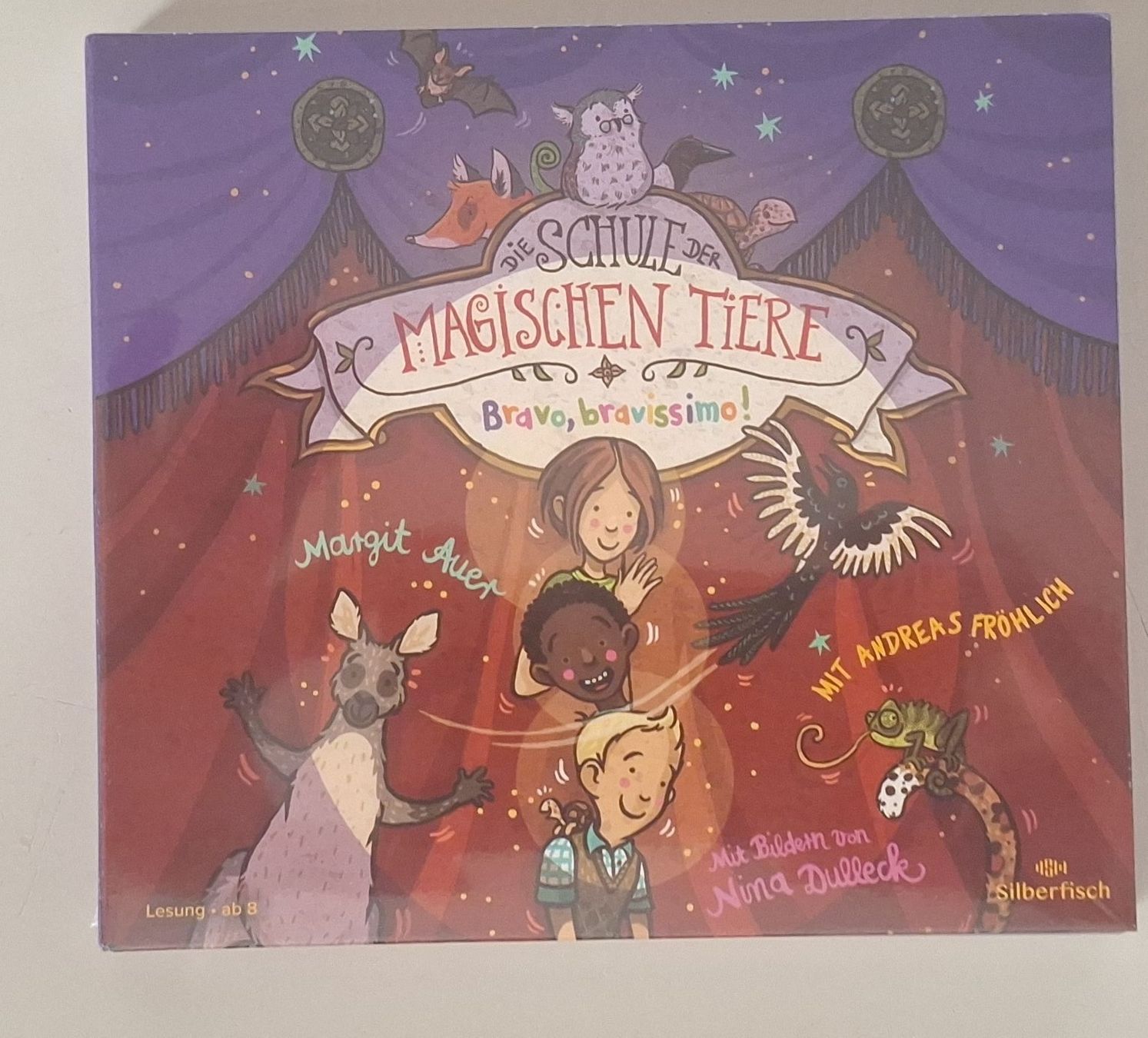 Audiolibri: Die Schule der magischen Tiere 13: Bravo, bravissimo! – Nuovo e nell'imballaggio originale da Neuenkirch venduto da Baumixx
