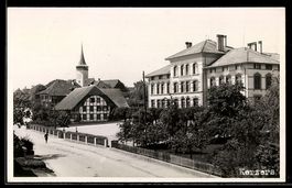 AK Kerzers, Kirche, Fachwerkhaus und grosses Gebäude