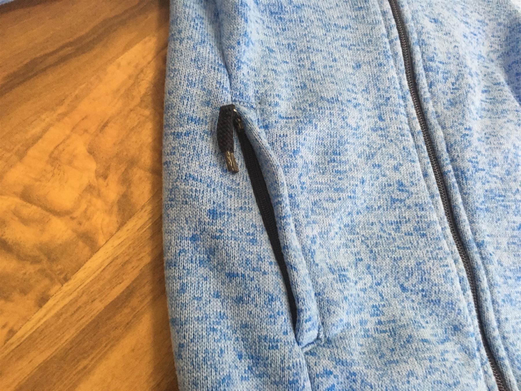 Vestes & Manteaux: Jäcklein hellblau von Tchibo, Gr 110/116 – D'occasion à Schötz par Jekyll666 1
