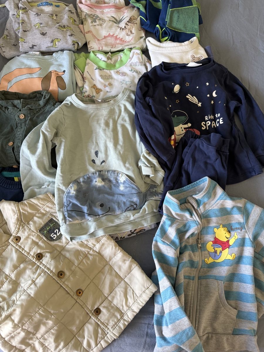 Lotti & Set di vestiti: Kinder Kleidung Set Pullover Gr.86 – Usato da Laufen venduto da le-noumi 1