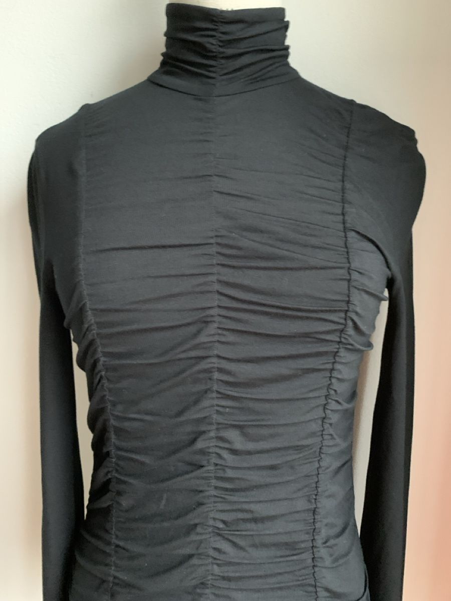 Akris Maglioni & Felpe: AKRIS: Exklusiver geraffter schwarzer Rollkragenpullover, 36 – Nuovo (secondo la descrizione) da Luzern venduto da designluzern 2