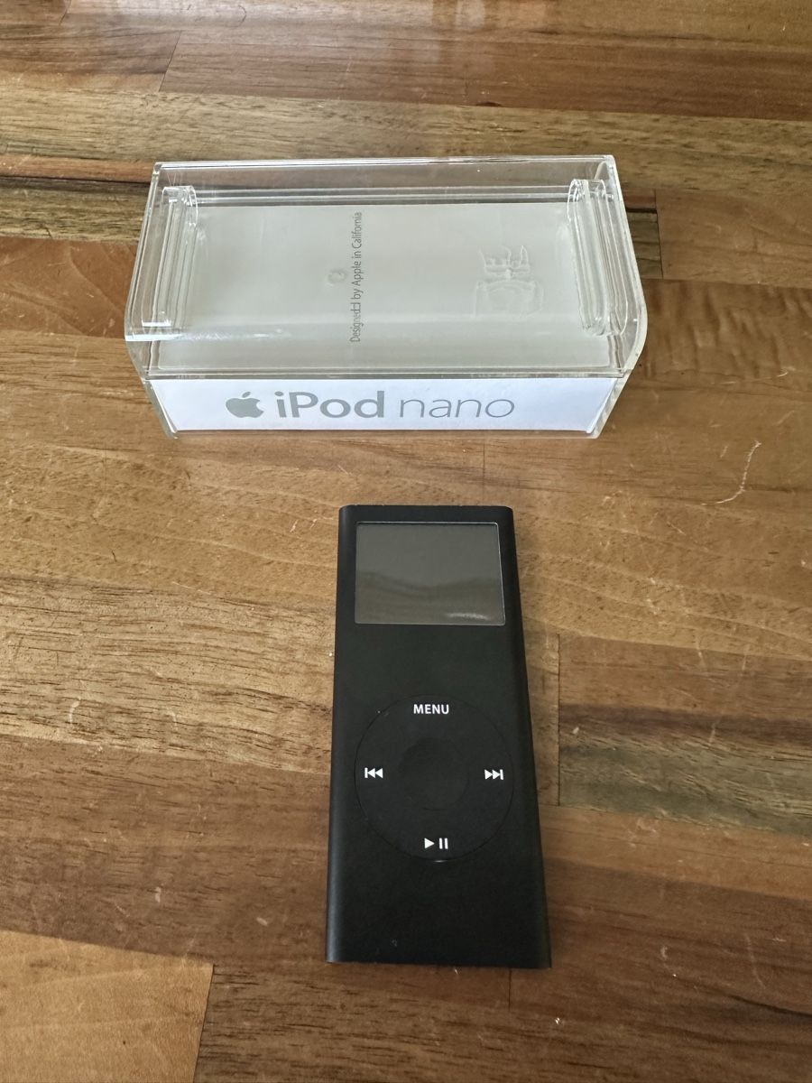 Apple Lecteur media portable: iPod nano 8 Gb – D'occasion à Zürich par florence.miguet 2