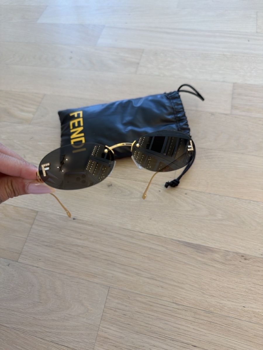 Occhiali & Lenti: Fendi Rimless FF Logo Sunglasses Gold/Black – Nuovo (secondo la descrizione) da Effretikon venduto da MaisonNade 1