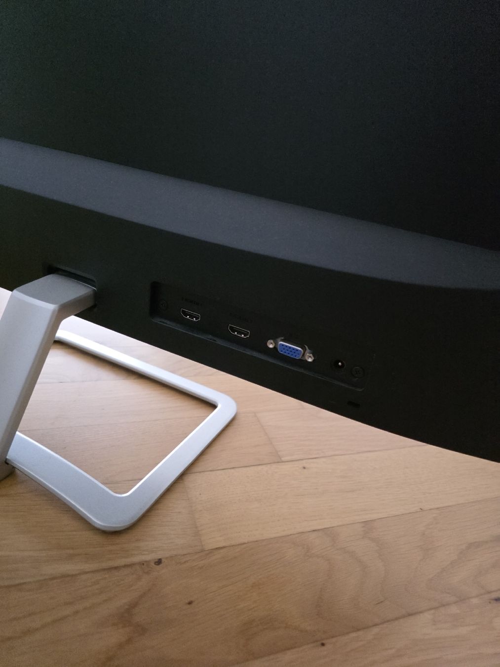 Hewlett Packard Monitor: HP Monitor 27es – Usato da Küssnacht am Rigi venduto da rafaro94 2