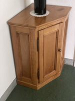 Eckschrank aus Holz mit einer Tür guter Zustand