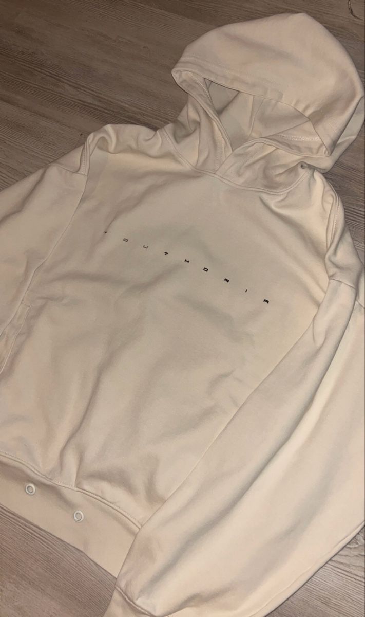 Bershka Pulls et sweat-shirts: Sweat à capuche blanc crème  – D'occasion à Charmoille par chaignat03 2
