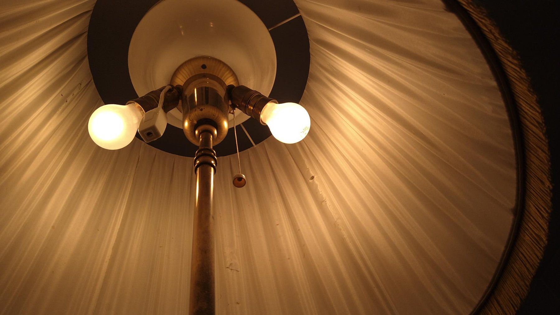 Lampade: Antike Ständerlampe – Difettoso da Gelterkinden venduto da martinom 1