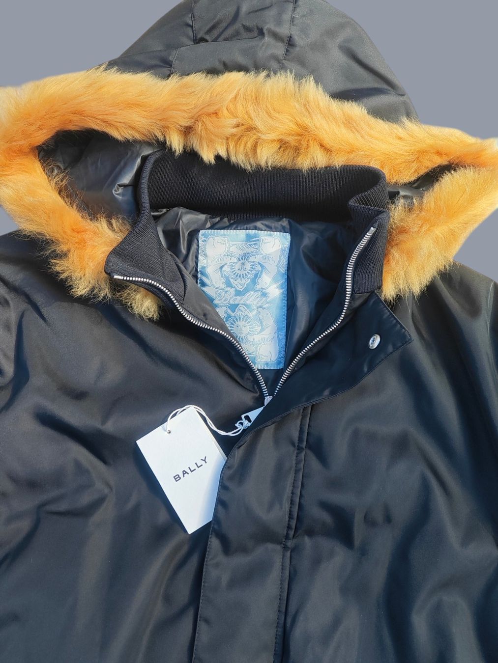 Bally Giacche: Veste Bally St Moritz noire à capuche – Nuovo (secondo la descrizione) da Plan-les-Ouates venduto da ste_fk5k 3