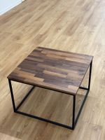 Handgefertigter Couchtisch aus Nussbaumholz