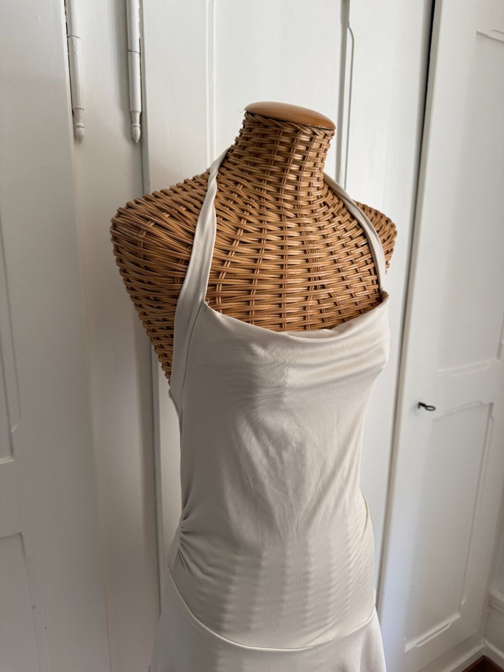 Shein Kleider: Neckholder Kleidchen beige 36 – Gebraucht aus Zürich von Diazaio 1