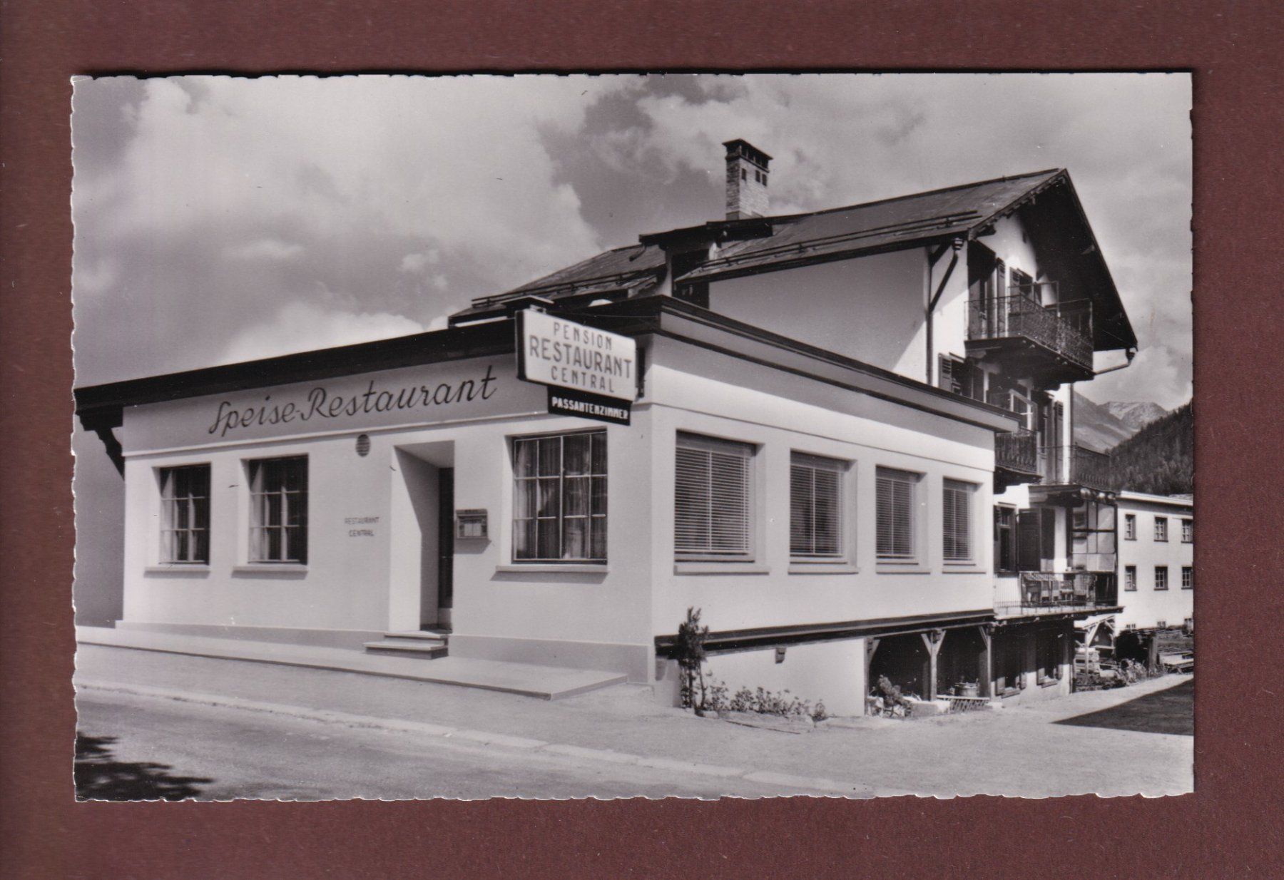 Cartoline postali: DAVOS-PLATZ - Restaurant Central – Usato da Pully venduto da nicecards
