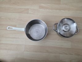 2 kleine Kochtöpfe
