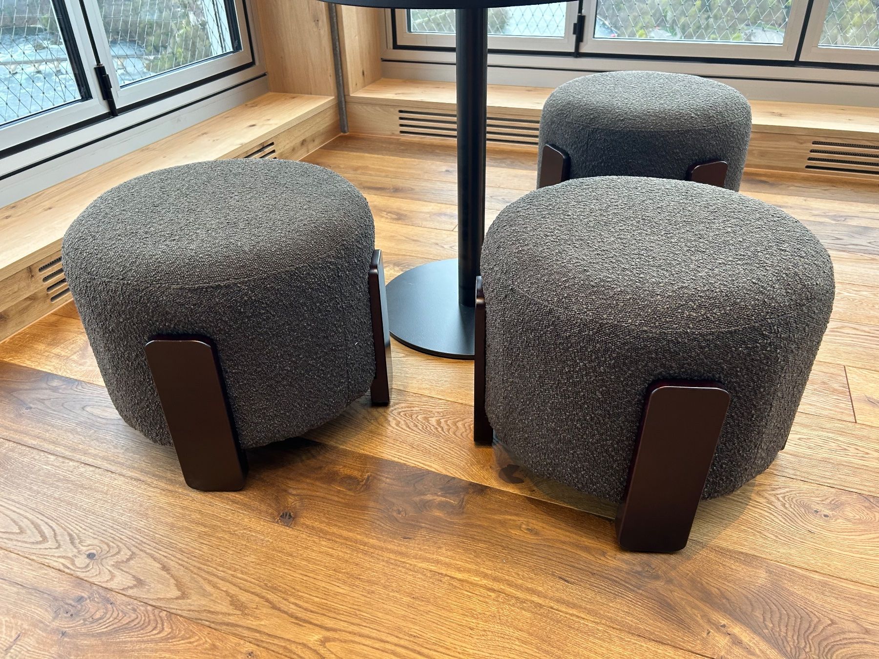 Sgabelli: Hocker fast neu – Nuovo (secondo la descrizione) da Adliswil venduto da Relsip