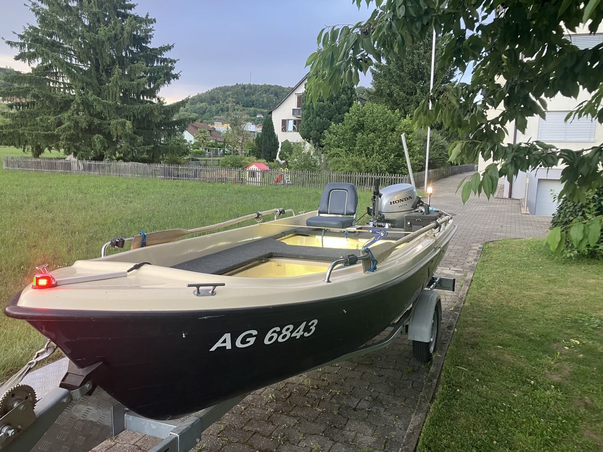 Barche: Motorboot mit Anhänger – Difettoso da Full-Reuenthal venduto da oli21oli 2