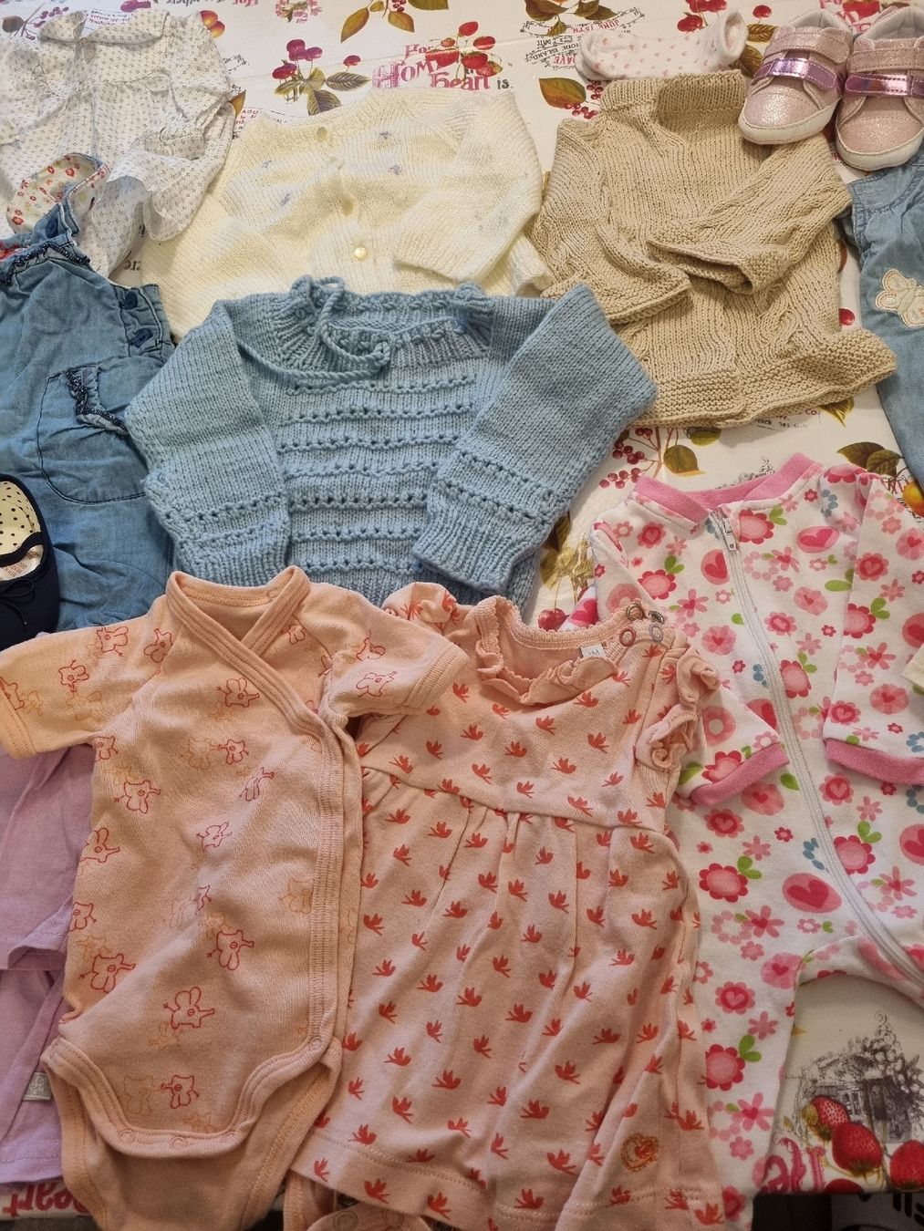 Lotti & Set di vestiti: Baby Kleiderpaket Mädchen Gr.50-56 – Usato da thalwil venduto da Raishin720 4