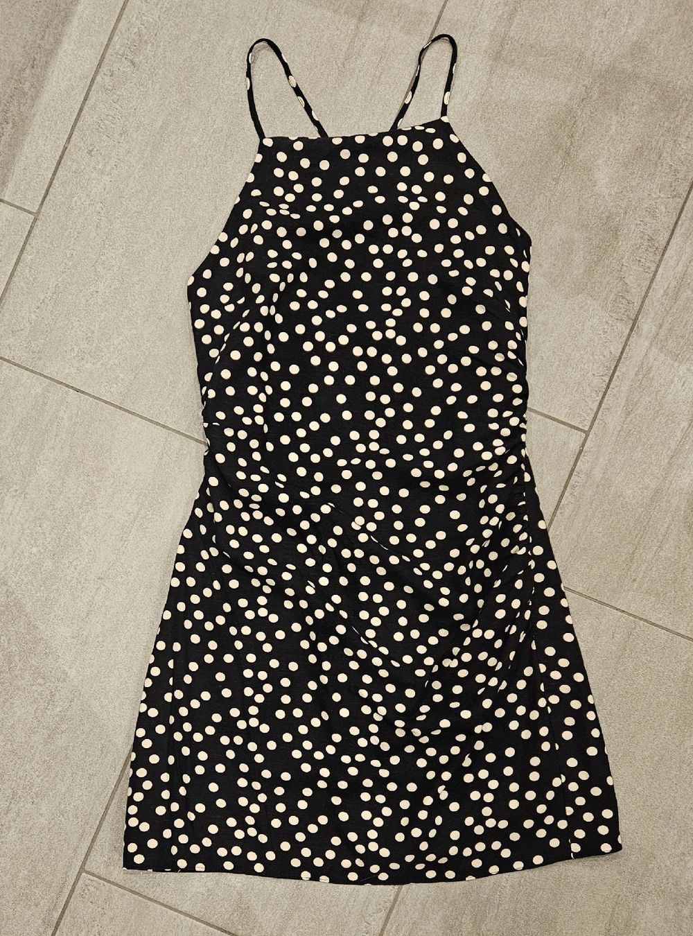 Robes: robe taille S – D'occasion à Vétroz par sas_yln5