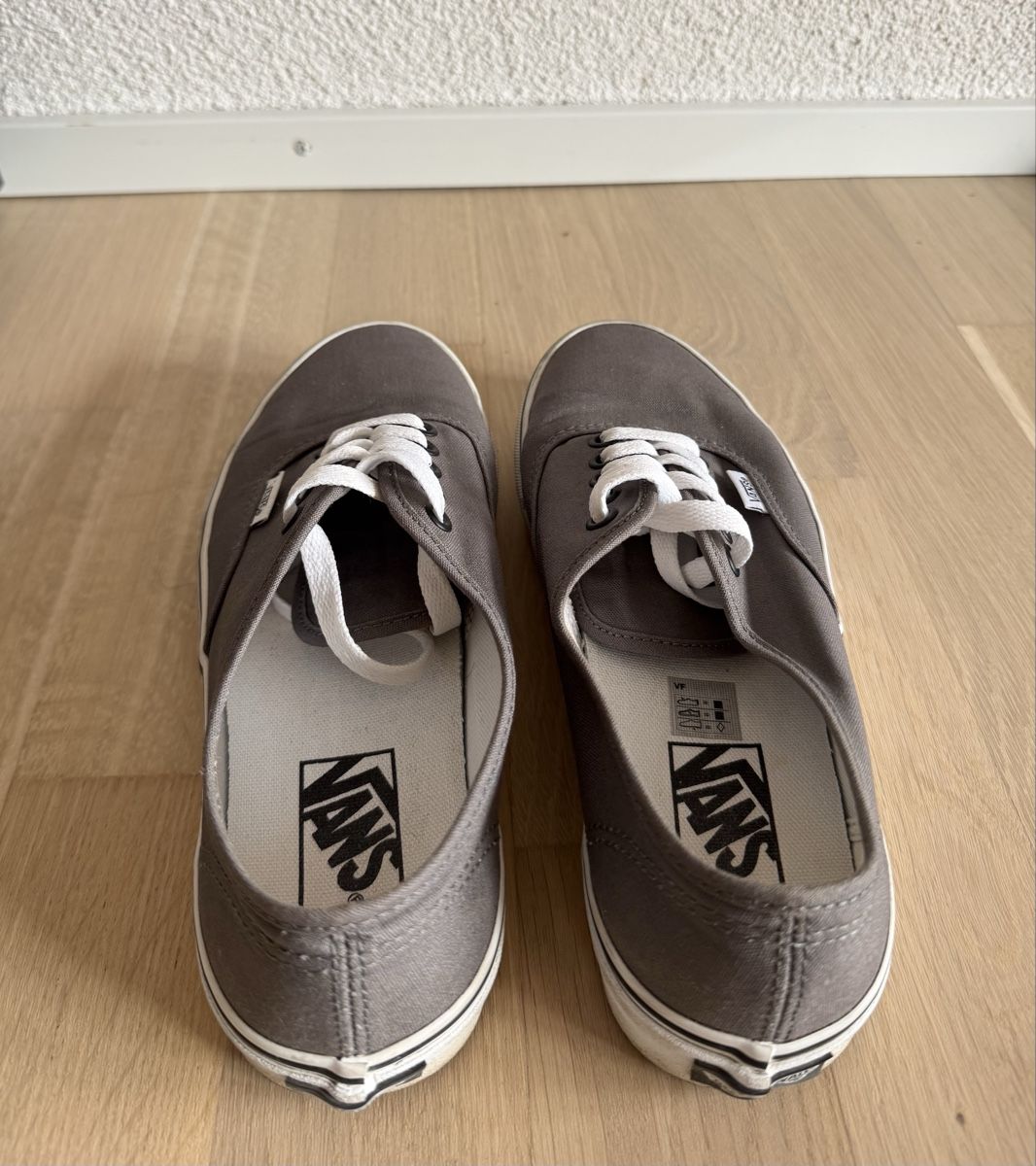 Vans Herrenschuhe: VANS Authentic - 38.5, unisex – Gebraucht aus Zürich von collins9_kate1 3