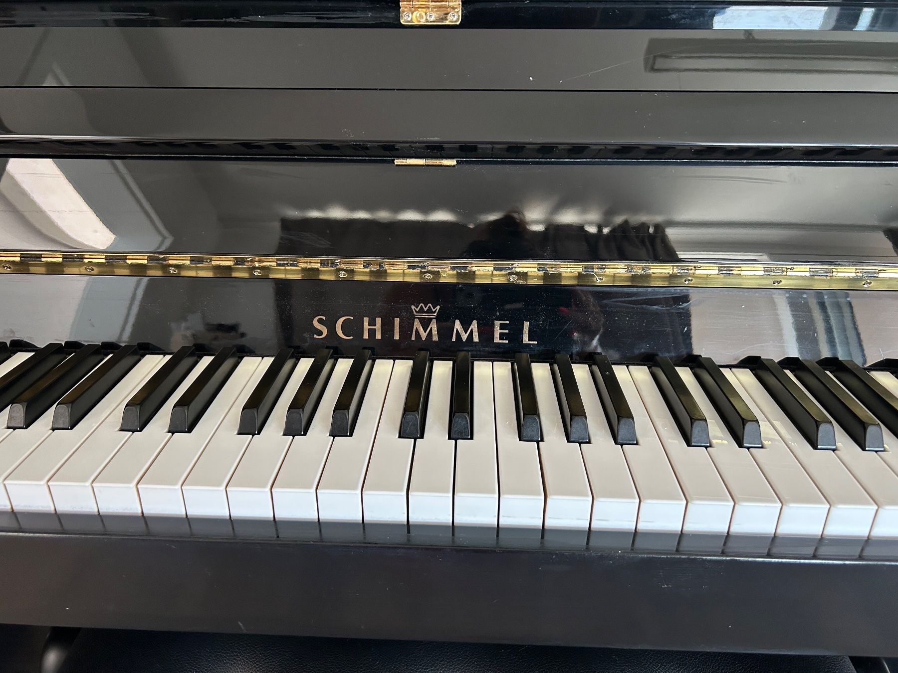 Strumenti musicali: Piano droit Schimmel – Usato da Ballens venduto da Minimix 2