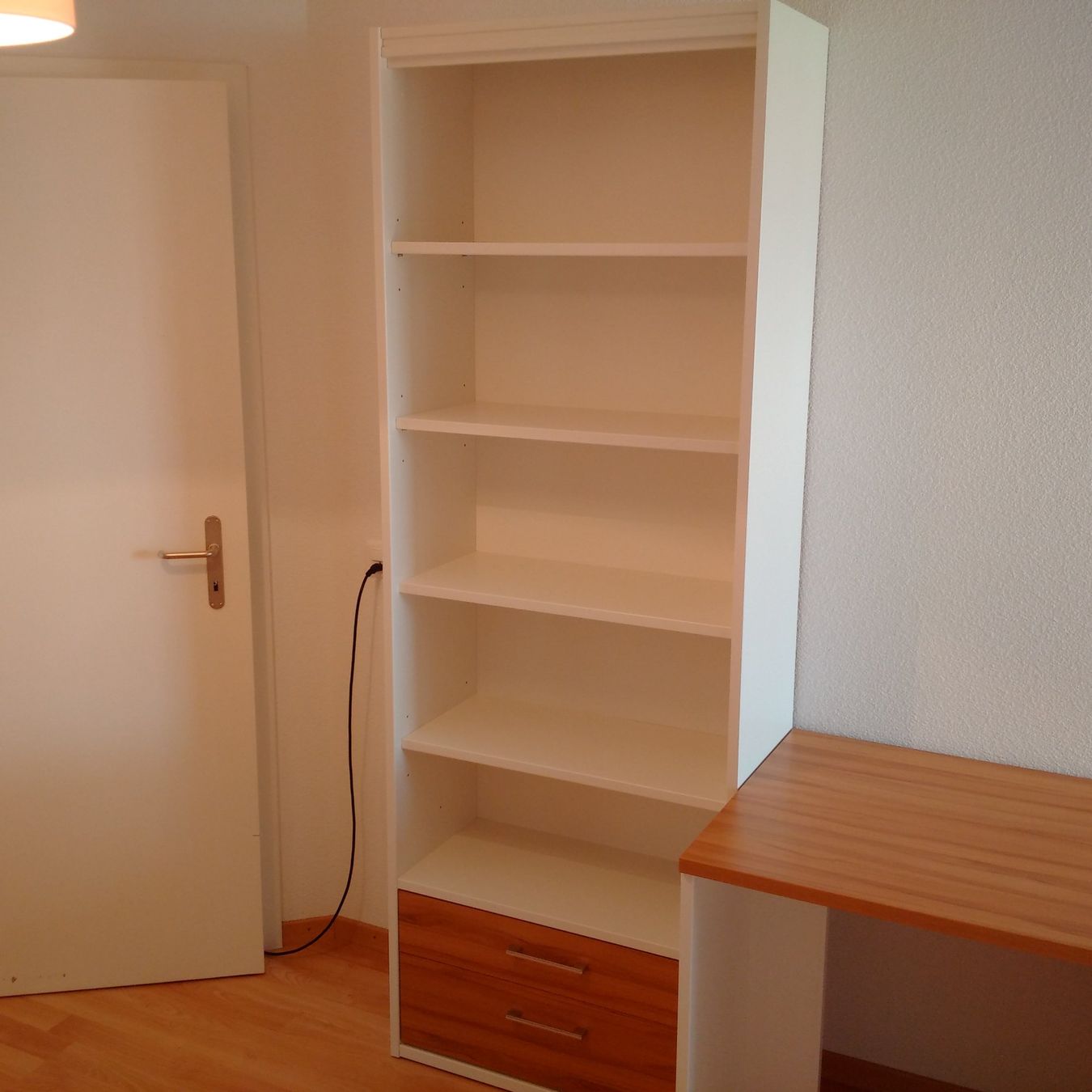 Armoires: Armoire/Commode/Étagère/Bureau/Table de nuit – D'occasion à Gland par CoinDesTrouvailles 3