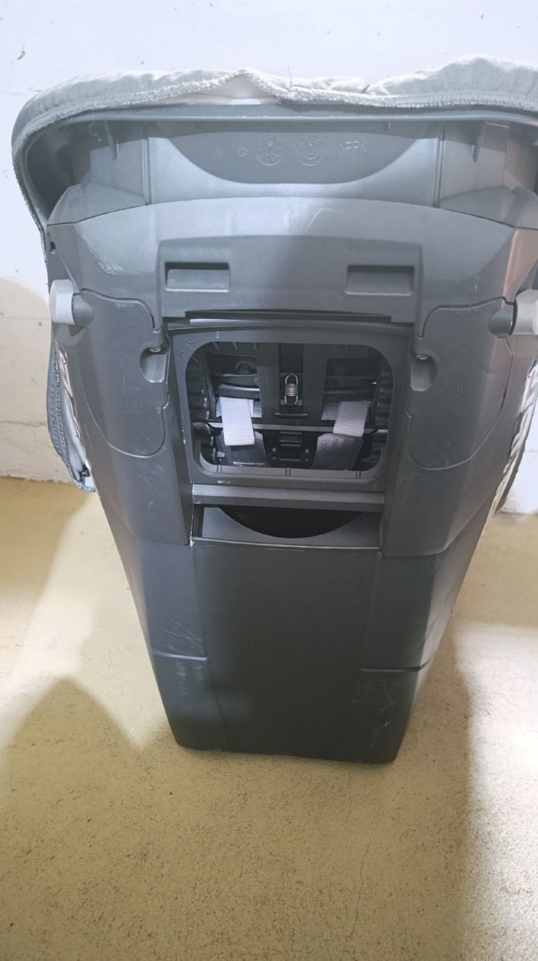 Britax Römer Seggiolini per auto: Römer Isofix Child Car Seat – Usato da Knonau venduto da acc_x8dk 2