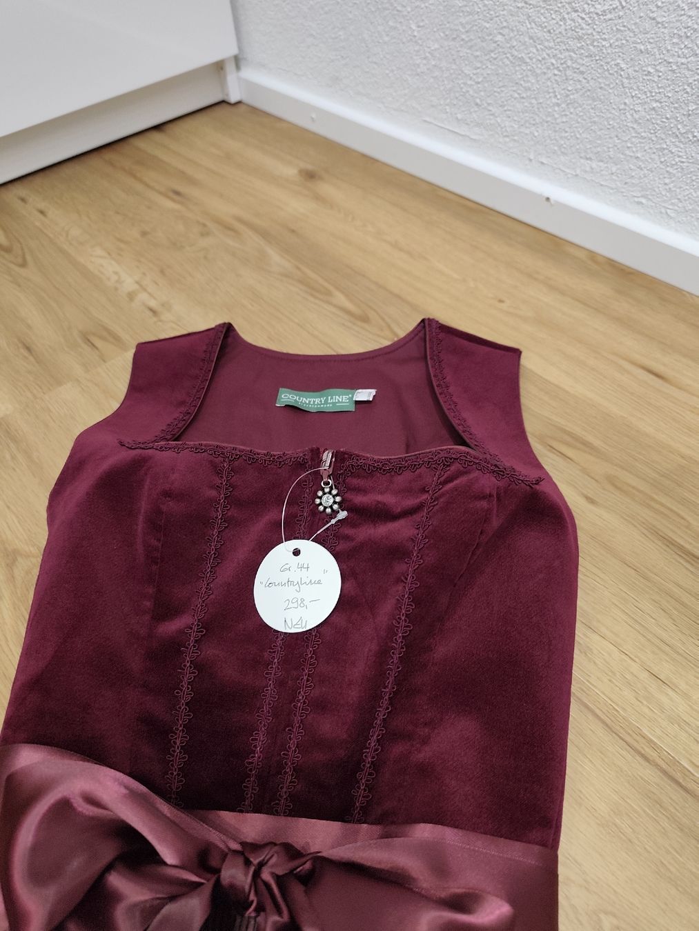 Vestiti: Samt Dirndl CountryLine - NEU – Nuovo (secondo la descrizione) da Dussnang venduto da Rosenfee50 5