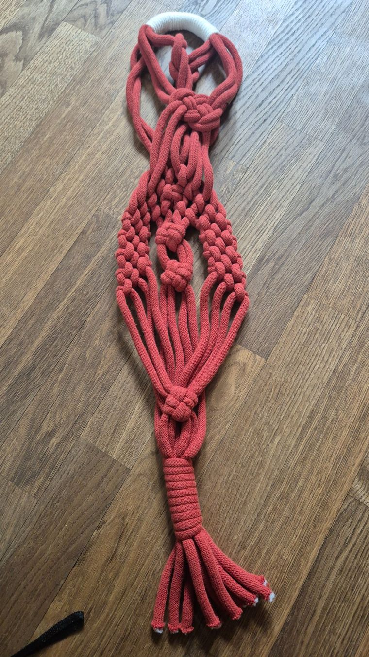 Tutte le decorazioni: Rust red macrame plant hanger handmade – Nuovo (secondo la descrizione) da Zürich venduto da monadiederich